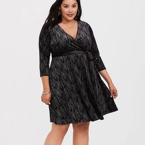 Torrid Black Shine Velvet Wrap Dress 00 M/L New